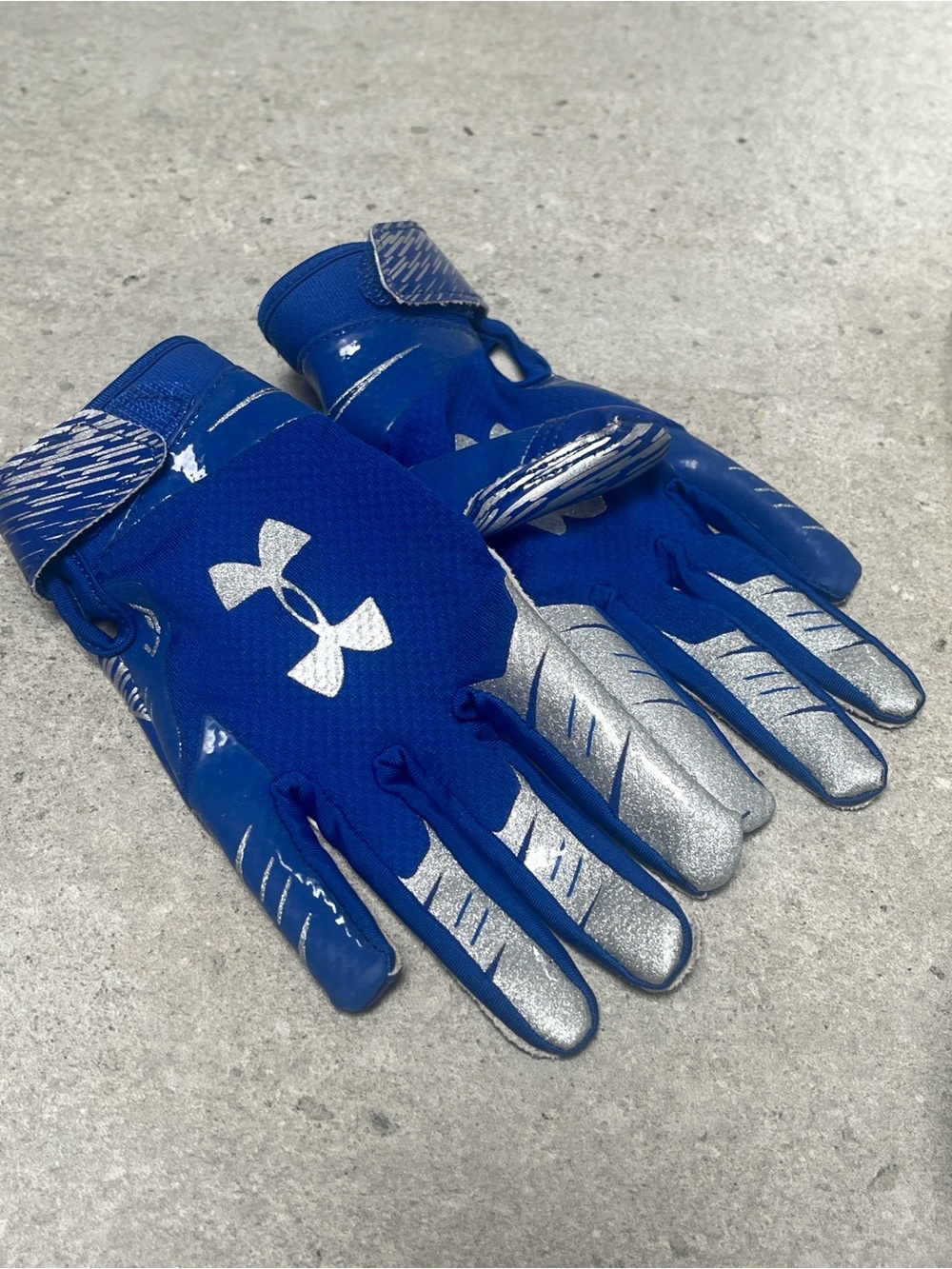 Kids football gloves